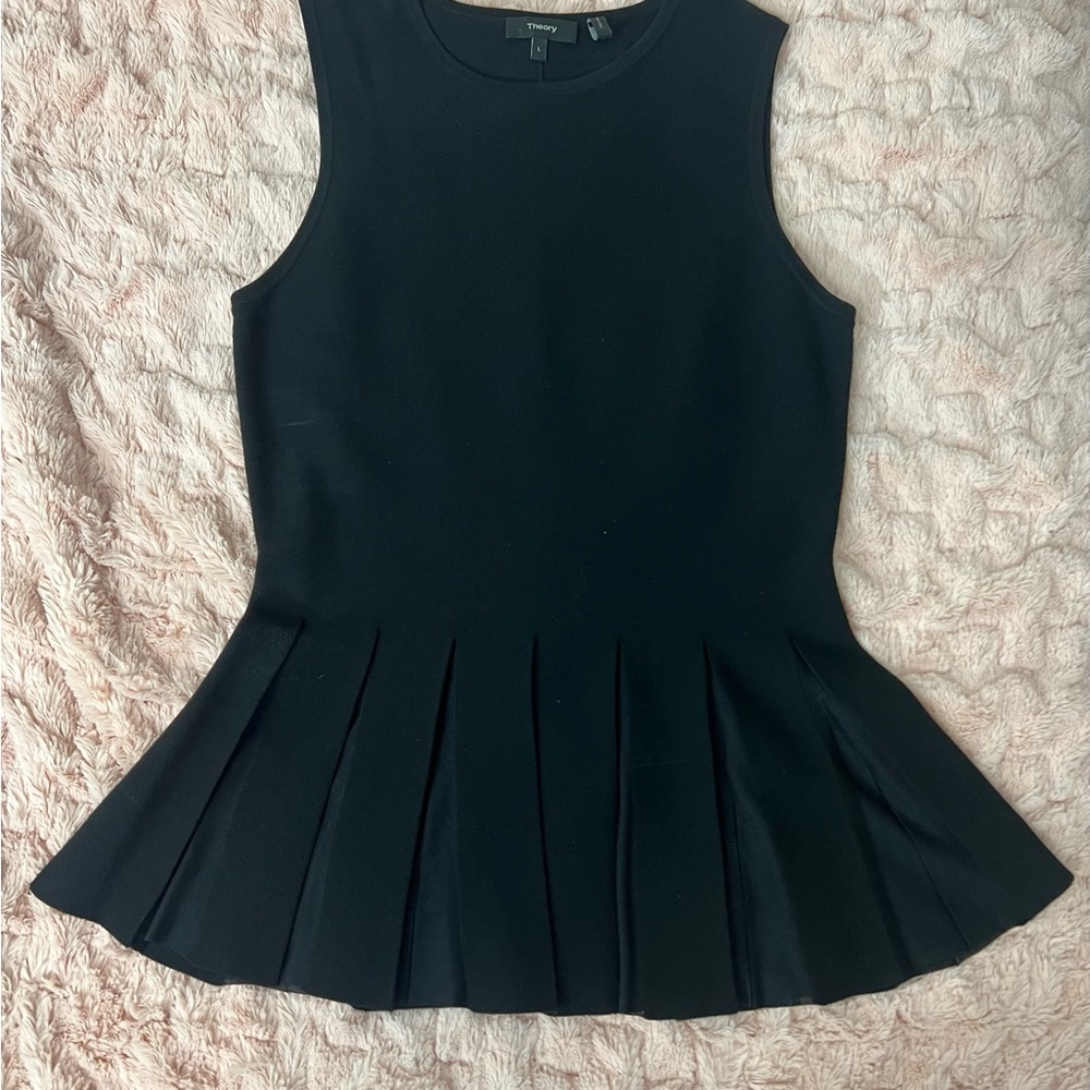 Theory Classic Black Top
